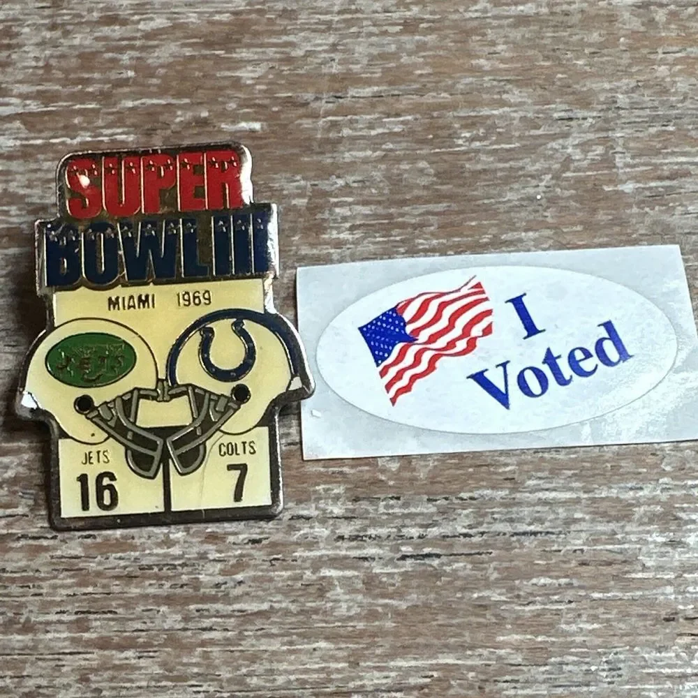 Super Bowl III Miami 1969 New York Jets vs Baltimore Colts Hat Lapel Pin‎